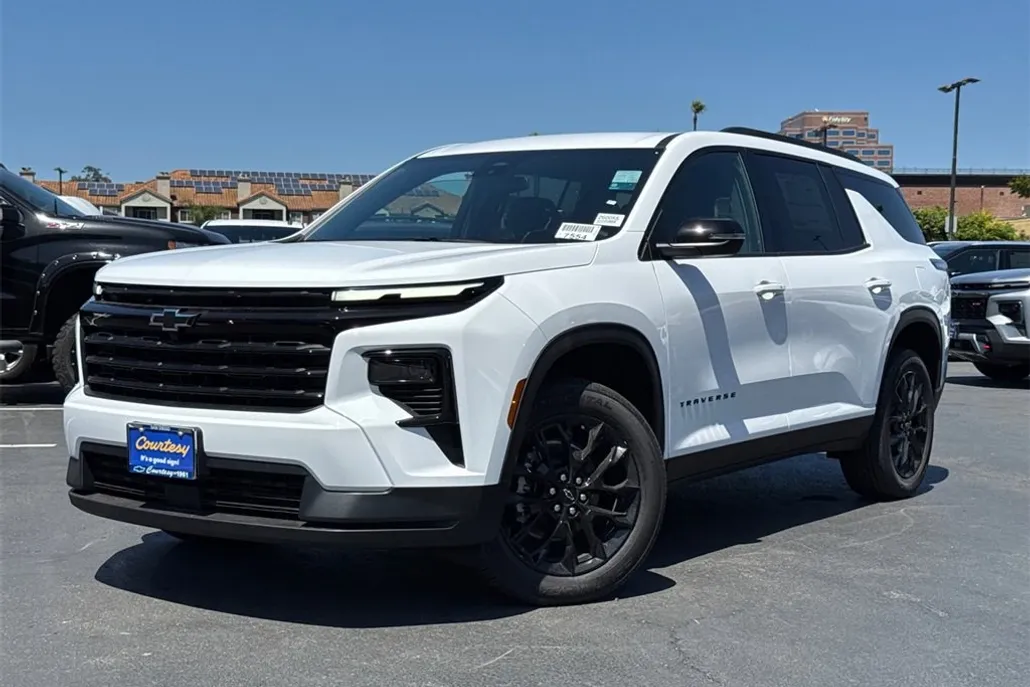 2026 Chevrolet Traverse photo 1
