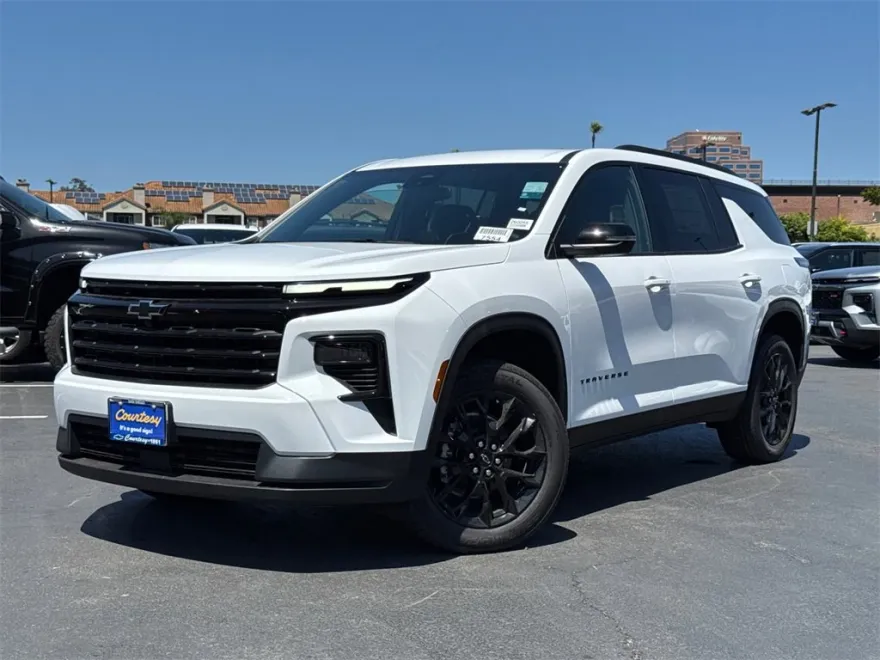 2026 Chevrolet Traverse photo 1