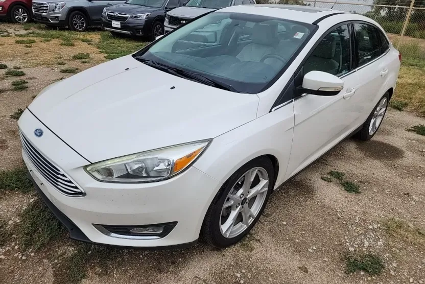 2015 Ford Focus Titanium photo 1