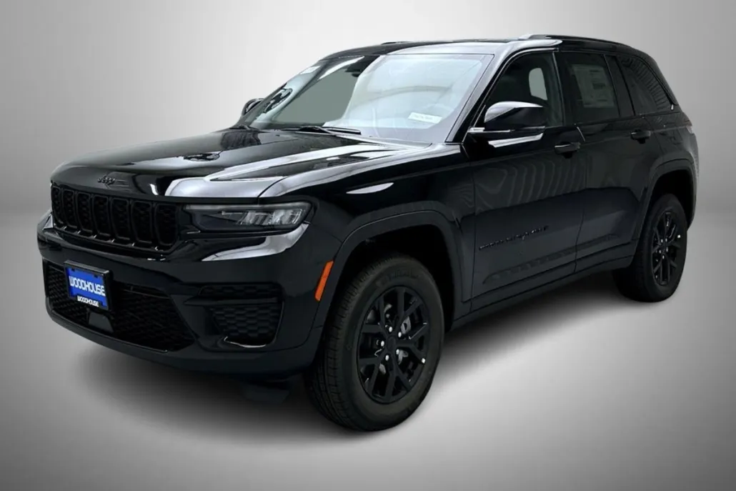 2025 Jeep Grand Cherokee Laredo Altitude photo 1