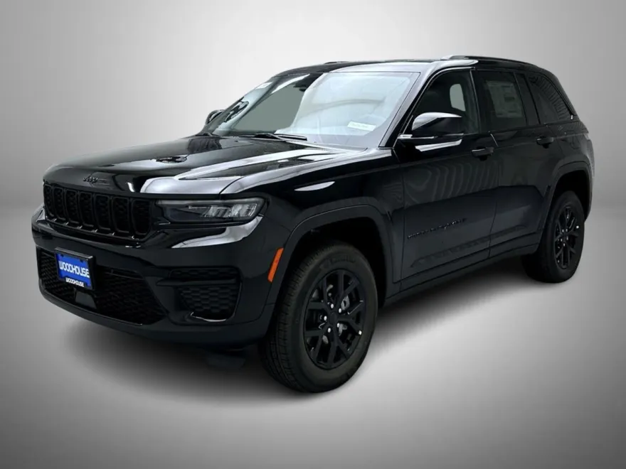 2025 Jeep Grand Cherokee Laredo Altitude photo 1