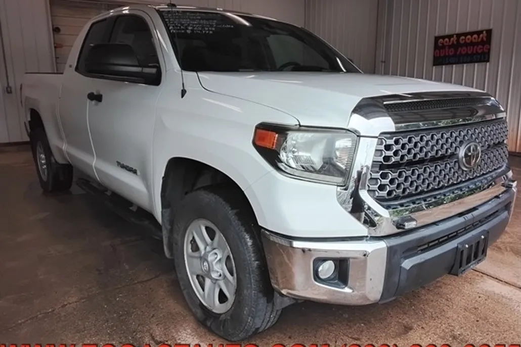 2018 Toyota Tundra SR5 photo 1