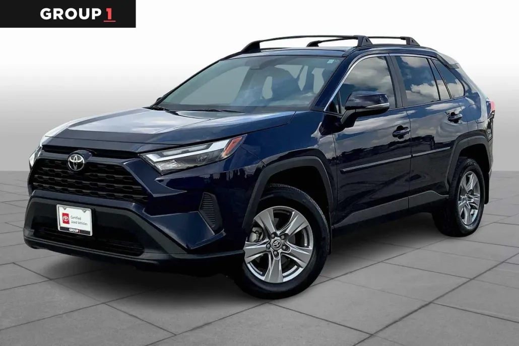 2024 Toyota RAV4 XLE photo 1