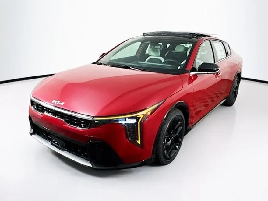 2025 Kia K4 GT-Line Turbo photo 1