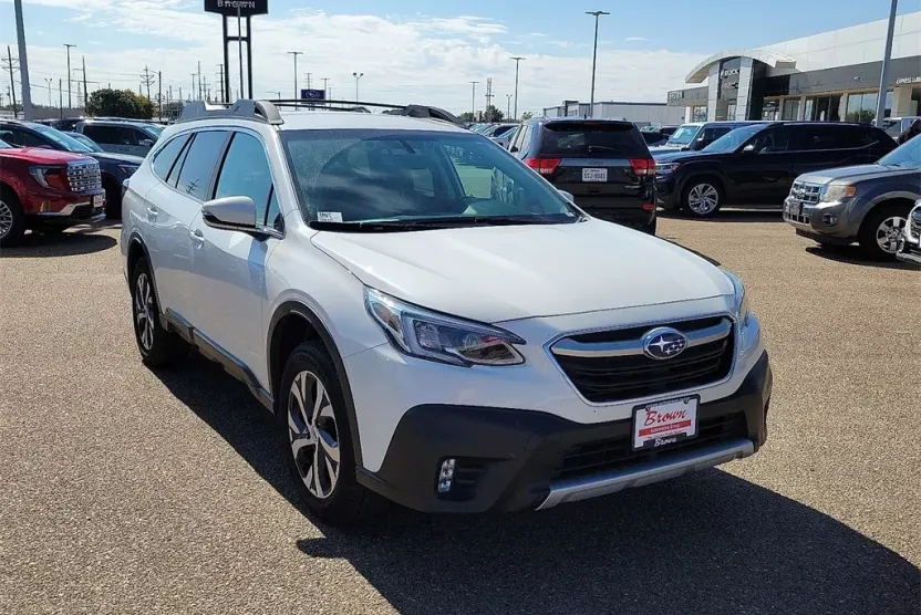 2022 Subaru Outback Limited photo 1