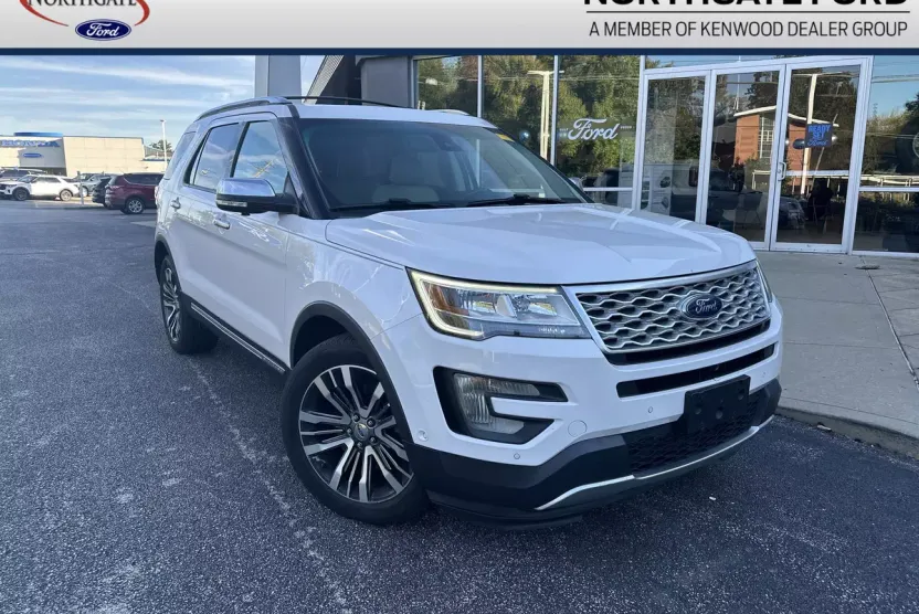 2017 Ford Explorer Platinum photo 1