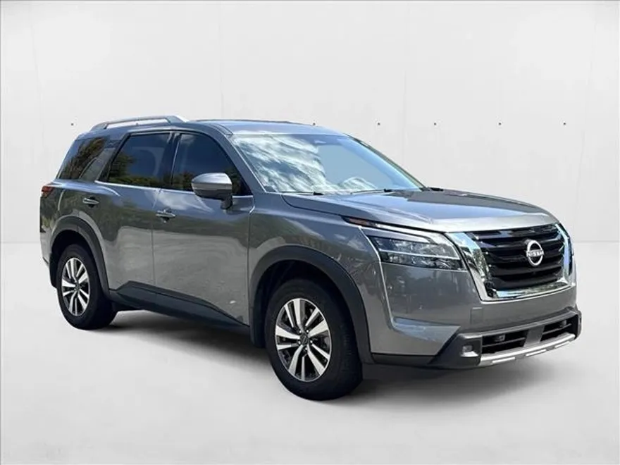 2022 Nissan Pathfinder SL photo 1