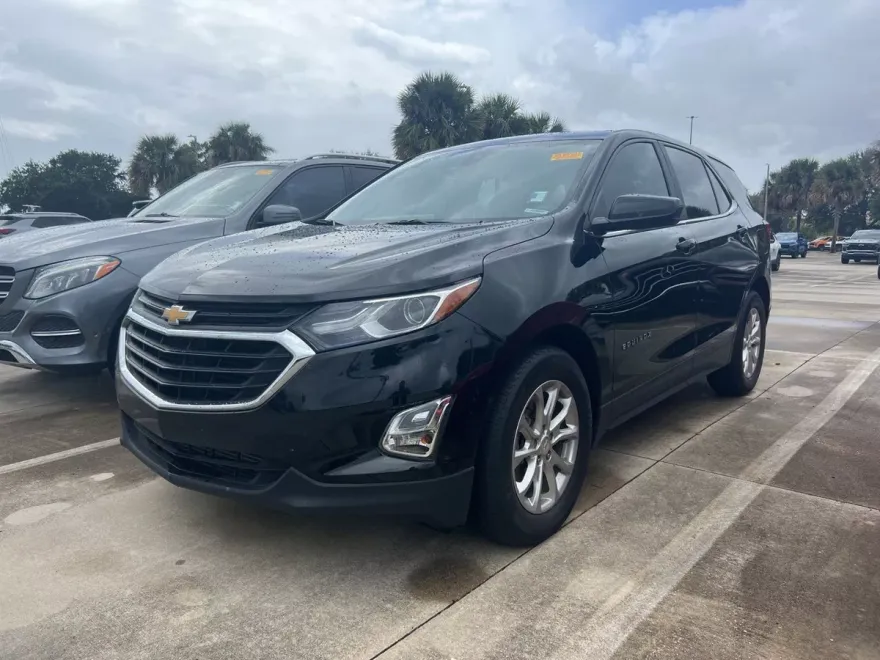 2021 Chevrolet Equinox LT photo 1