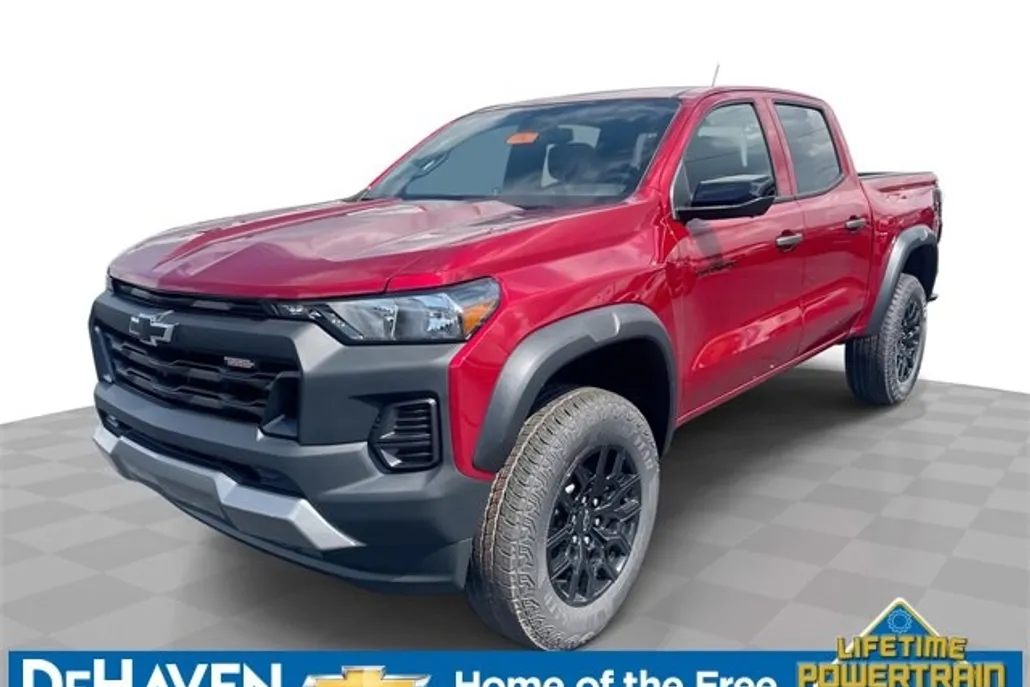 2026 Chevrolet Colorado Trail Boss photo 1