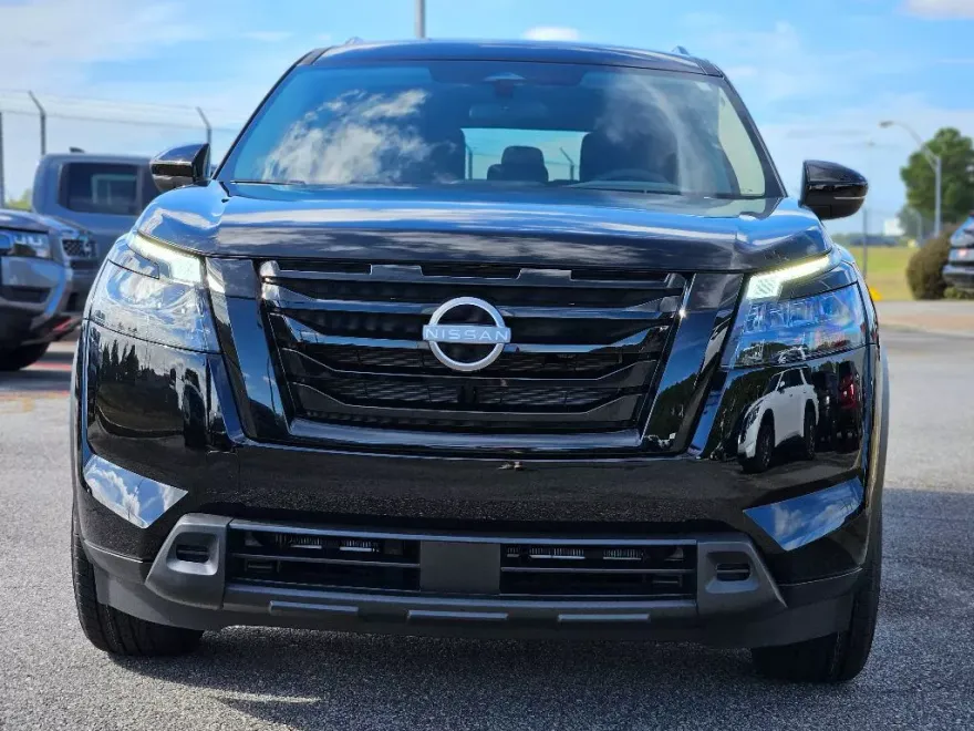 2025 Nissan Pathfinder SV photo 1