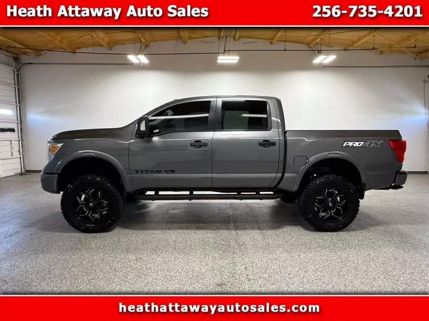 2019 Nissan Titan PRO-4X Crew Cab photo 1