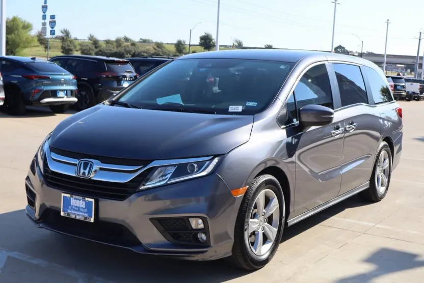 2019 Honda Odyssey EX photo 1