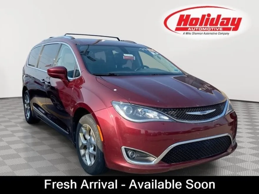 2018 Chrysler Pacifica Touring L photo 1