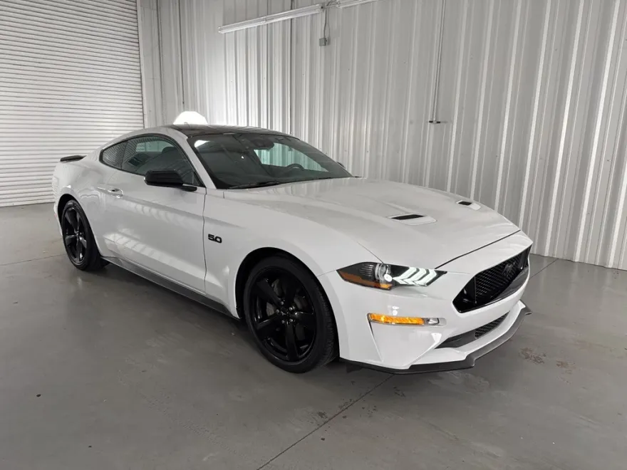 2023 Ford Mustang GT photo 1