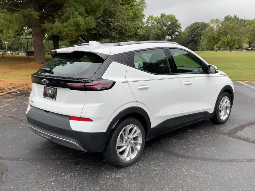 2023 Chevrolet Bolt EUV photo 1