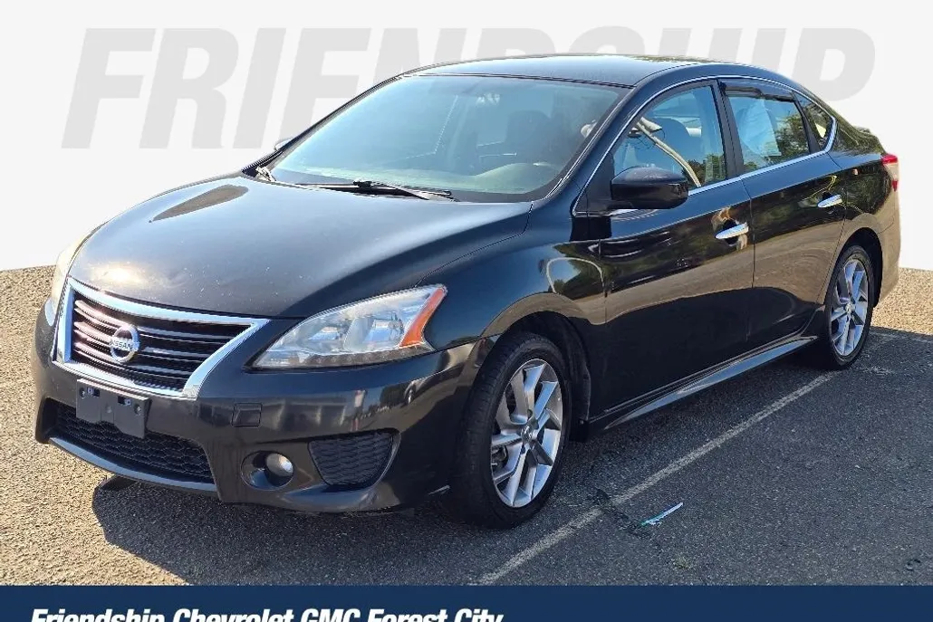 2013 Nissan Sentra SR photo 1