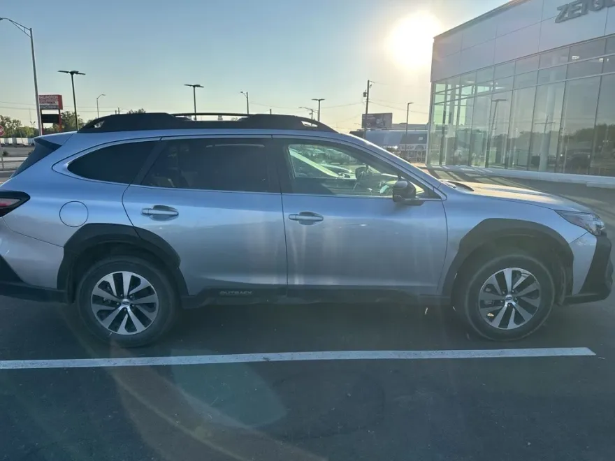 2024 Subaru Outback Premium photo 1