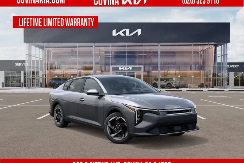 2025 Kia K4 EX photo 1