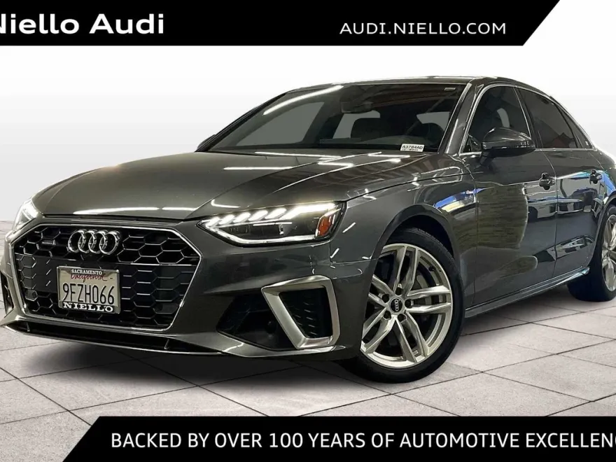2023 Audi A4 S line Quattro Premium Plus photo 1