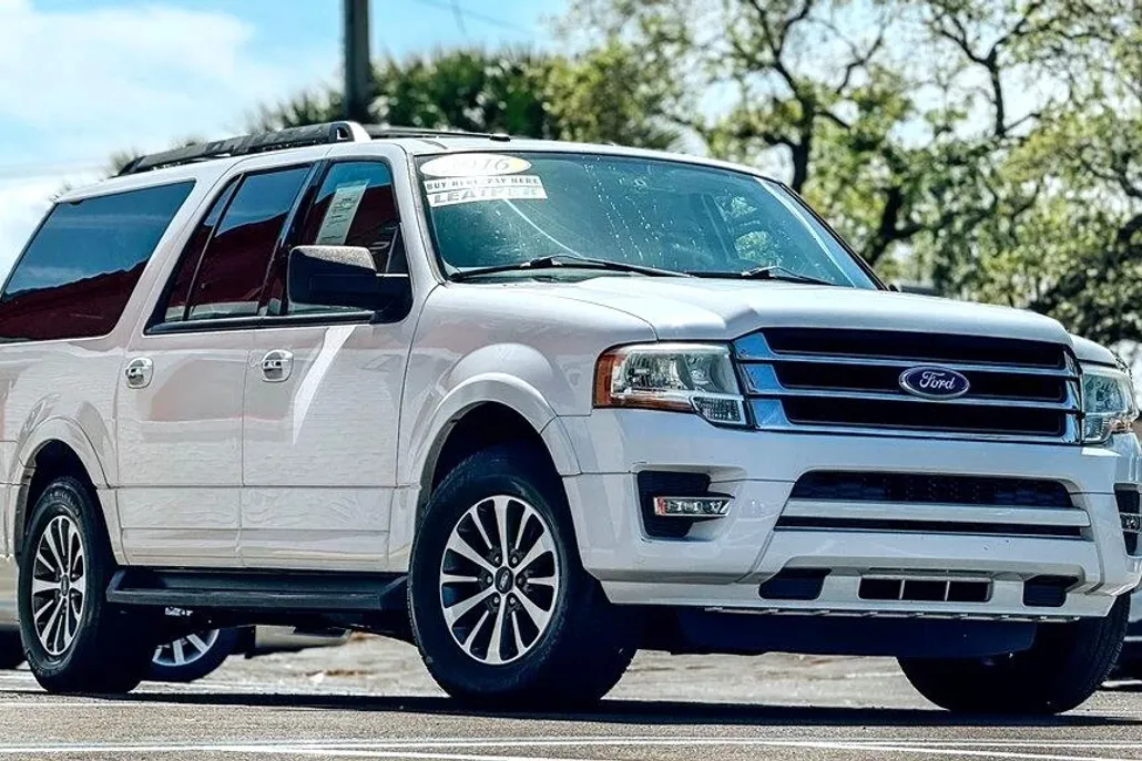 2016 Ford Expedition EL XLT photo 1