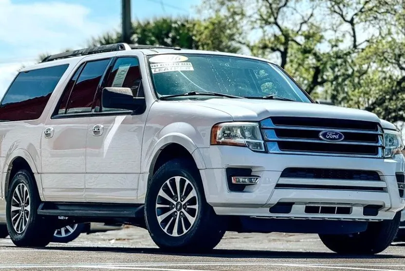 2016 Ford Expedition EL XLT photo 1