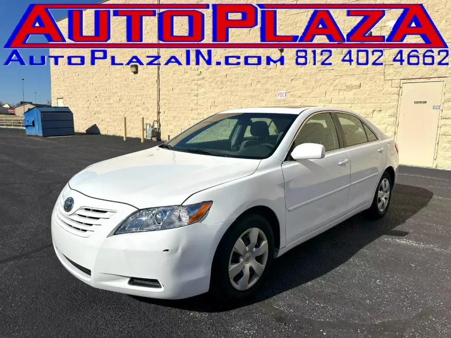 2009 Toyota Camry XLE photo 1