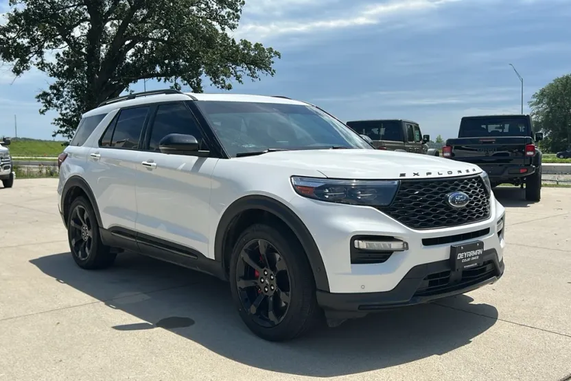 2020 Ford Explorer ST photo 1