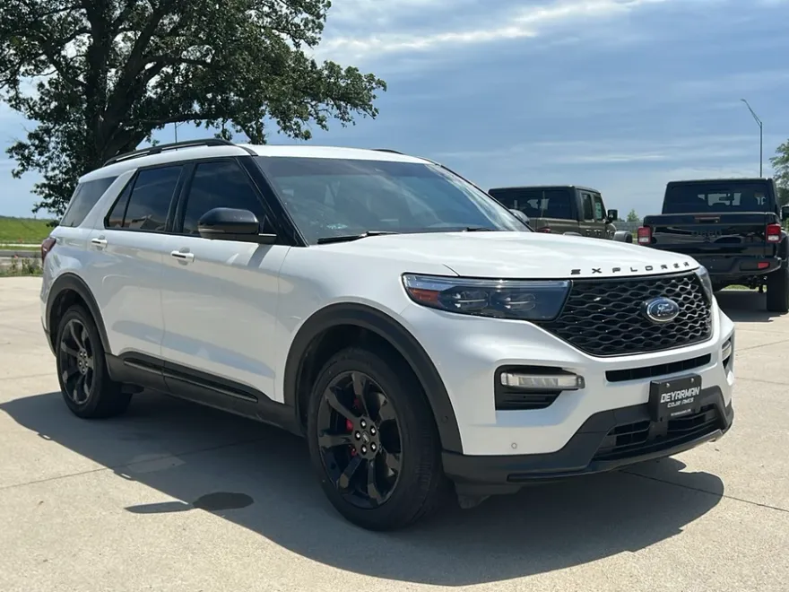 2020 Ford Explorer ST photo 1