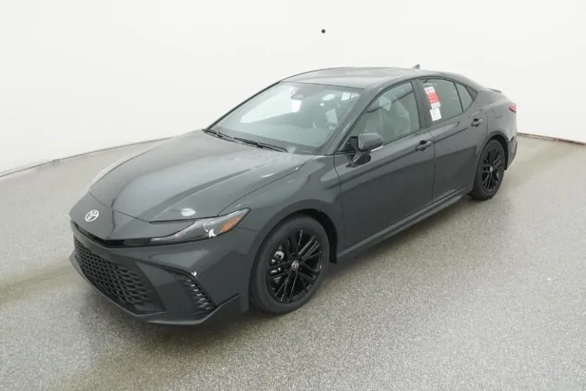 2026 Toyota Camry SE photo 1