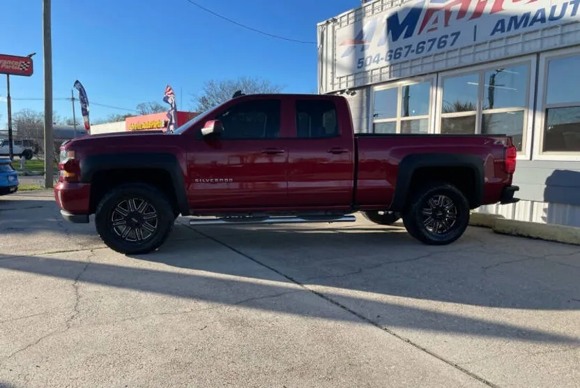 2018 Chevrolet Silverado 1500 LT Z71 photo 1