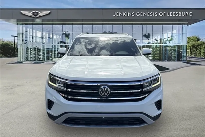 2021 Volkswagen Atlas Cross Sport V6 SE Technology photo 1