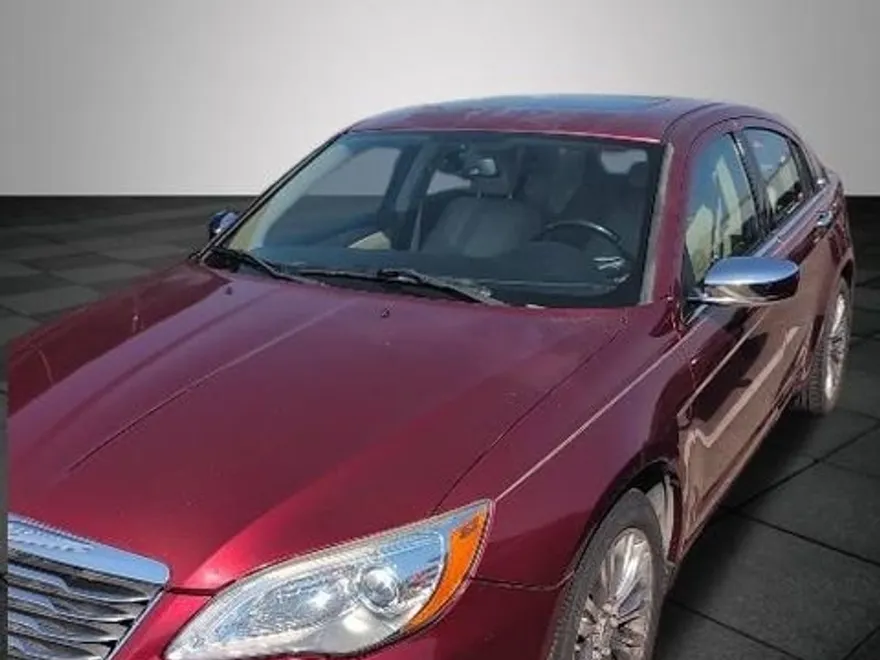 2012 Chrysler 200 Limited photo 1