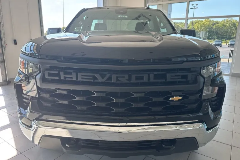 2025 Chevrolet Silverado 1500 photo 1