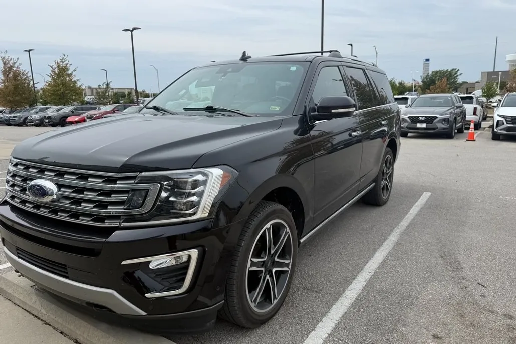 2021 Ford Expedition Limited photo 1