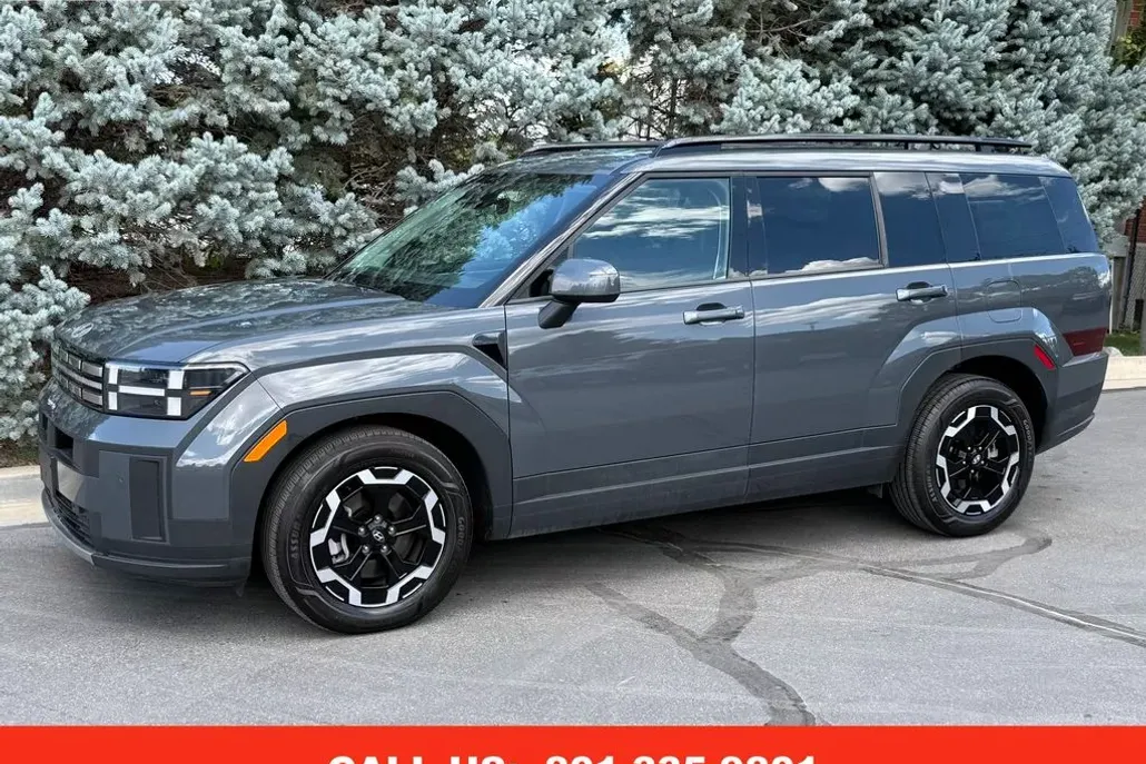 2025 Hyundai Santa Fe SEL photo 1