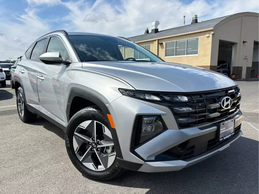 2025 Hyundai Tucson SEL photo 1