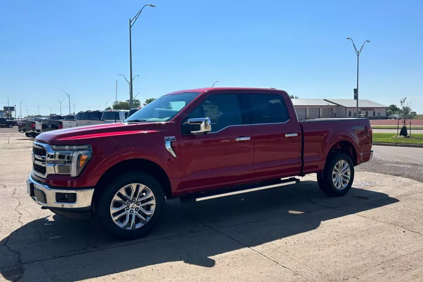 2025 Ford F-150 Lariat photo 1