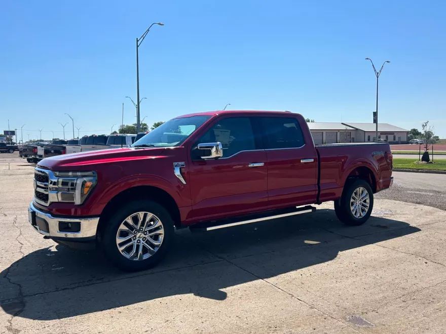 2025 Ford F-150 Lariat photo 1