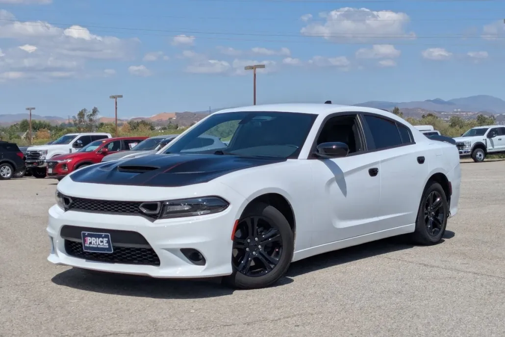 2020 Dodge Charger SXT photo 1