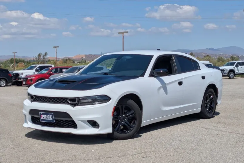 2020 Dodge Charger SXT photo 1