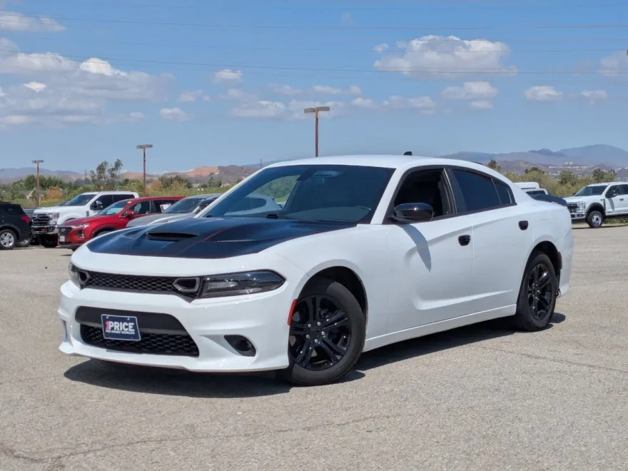 2020 Dodge Charger SXT photo 1