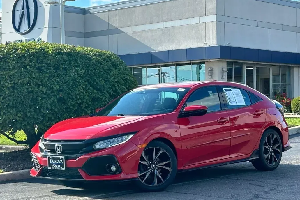 2018 Honda Civic Sport Touring photo 1