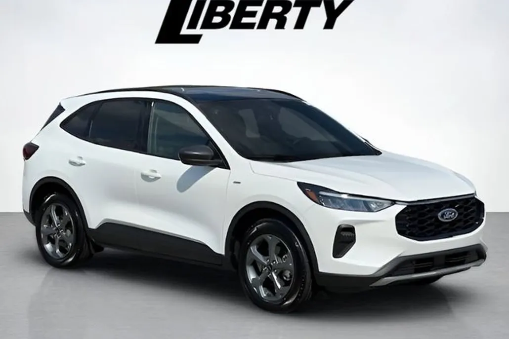 2025 Ford Escape ST-Line photo 1
