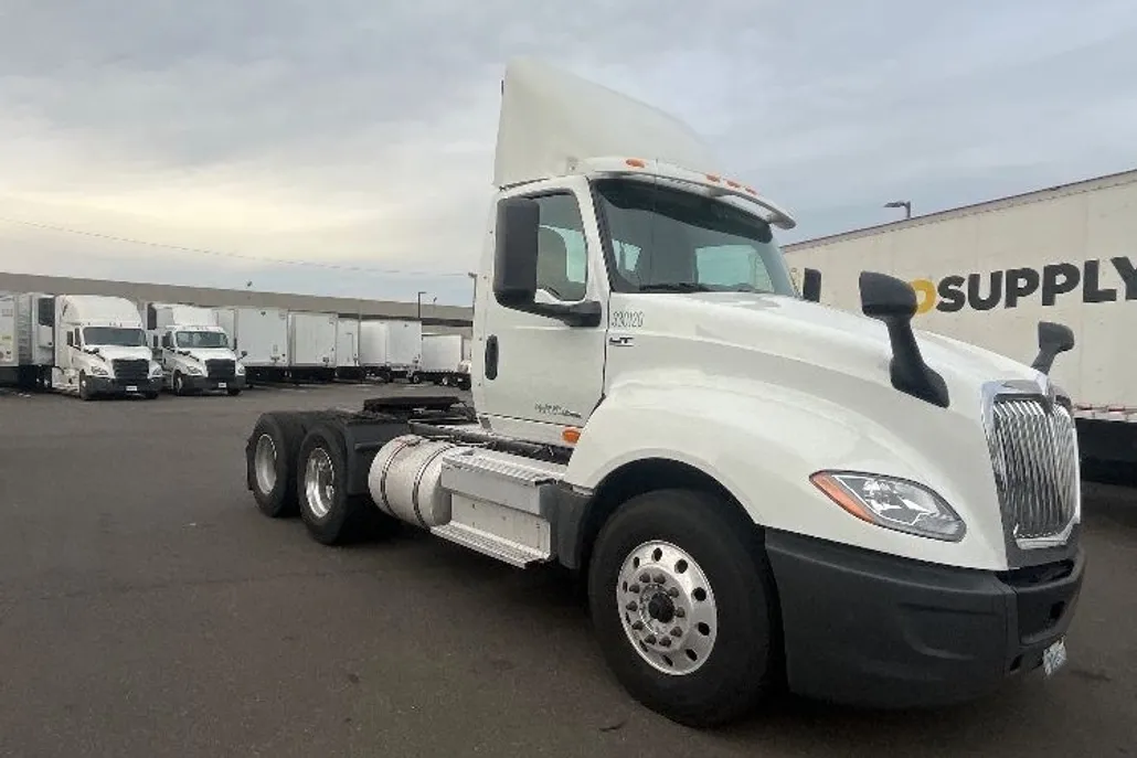 2019 International LT625 LT photo 1