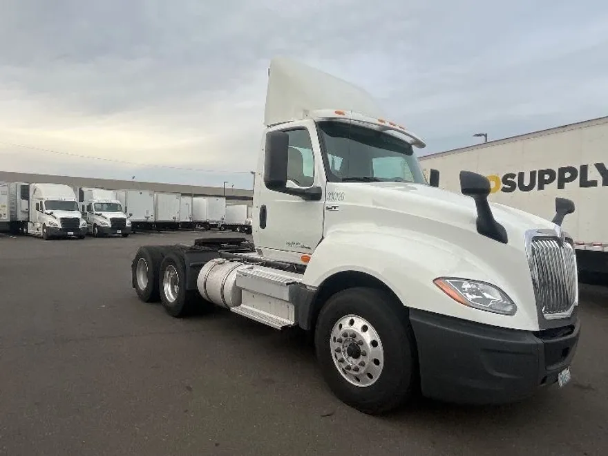 2019 International LT625 LT photo 1