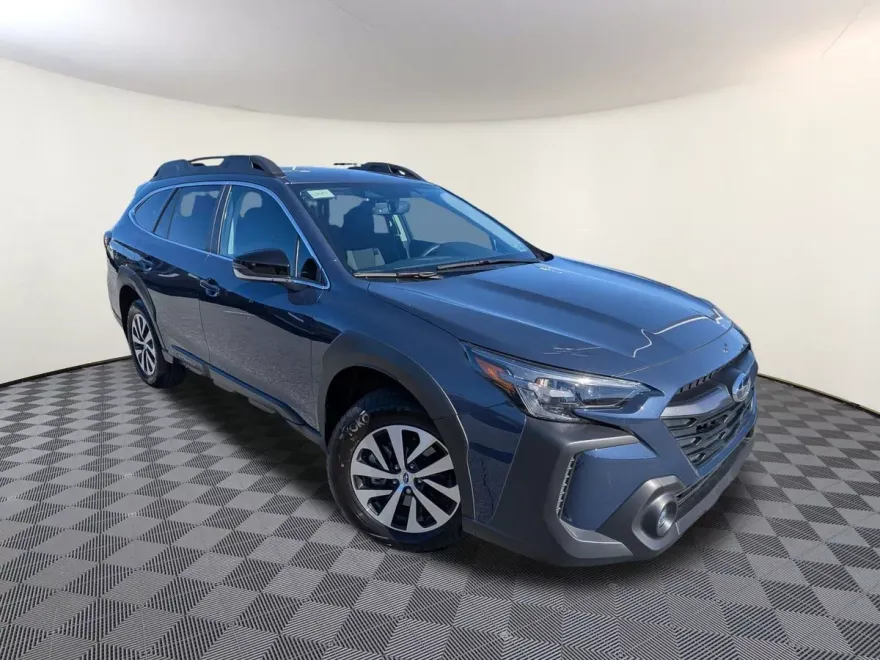2025 Subaru Outback Premium photo 1