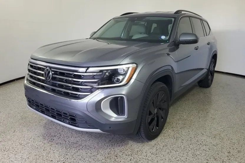 2024 Volkswagen Atlas SE Technology photo 1
