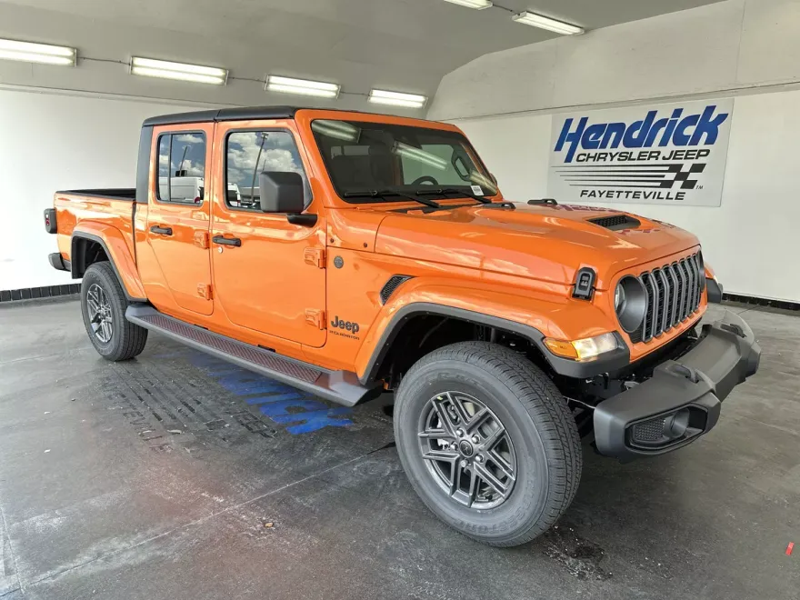 2025 Jeep Gladiator Sport S photo 1