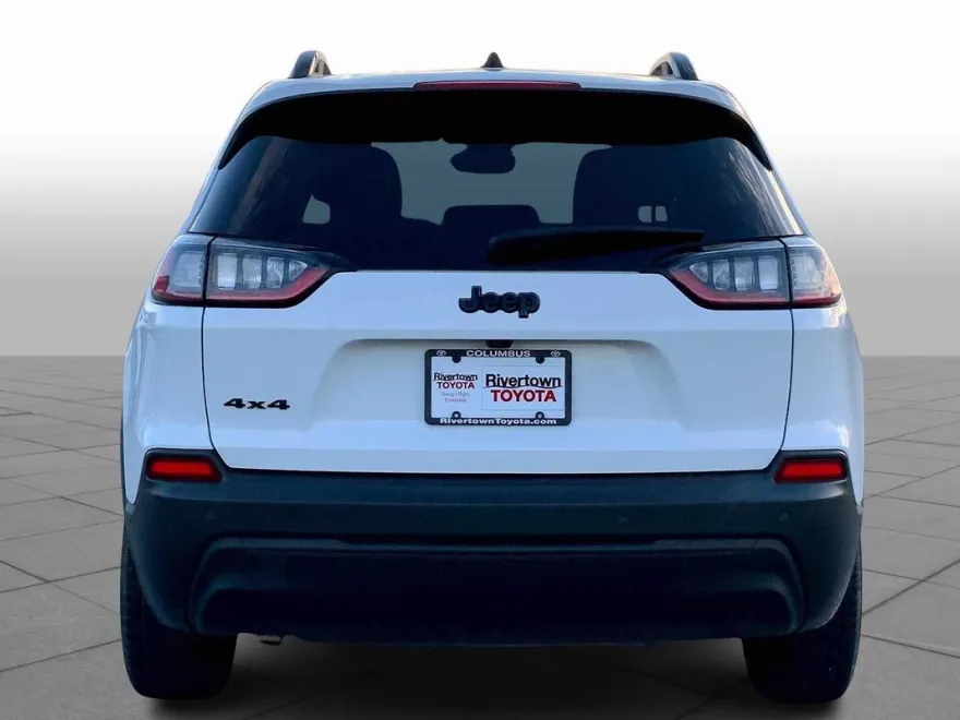 2023 Jeep Cherokee Altitude Lux photo 1