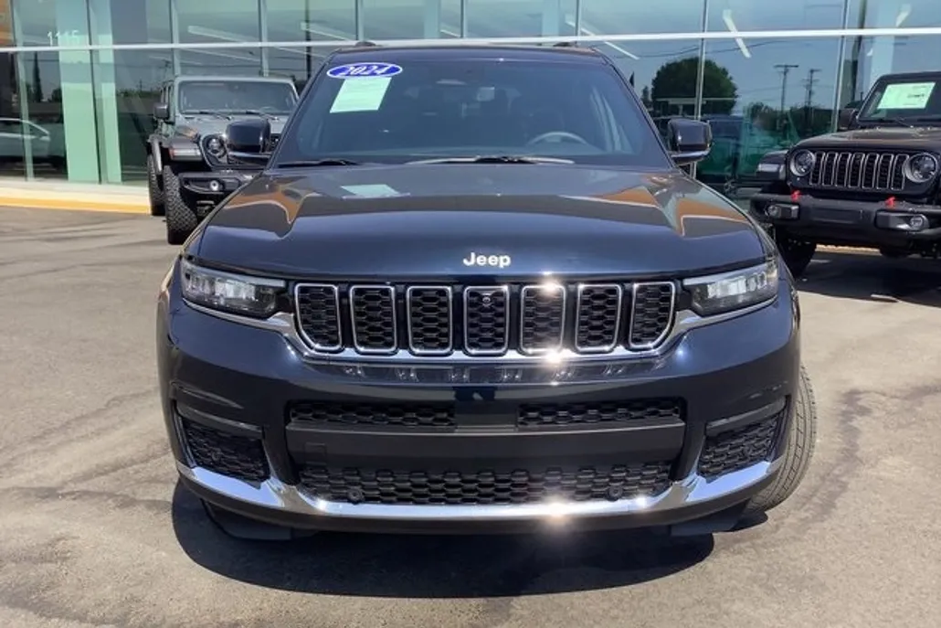 2024 Jeep Grand Cherokee Limited photo 1